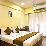 Pinaki Comfort Stay, Vile Parle