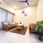 Pinaki Comfort Stay, Vile Parle