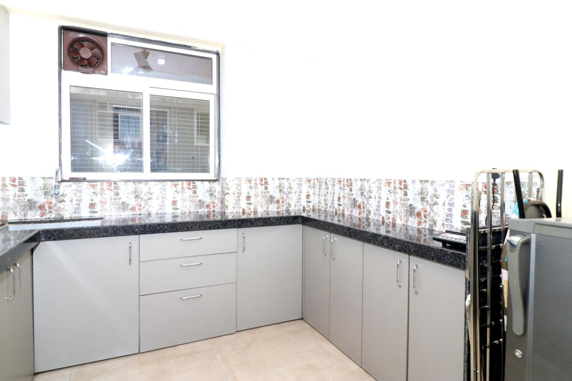 Pinaki Comfort Stay, Parle Apartment