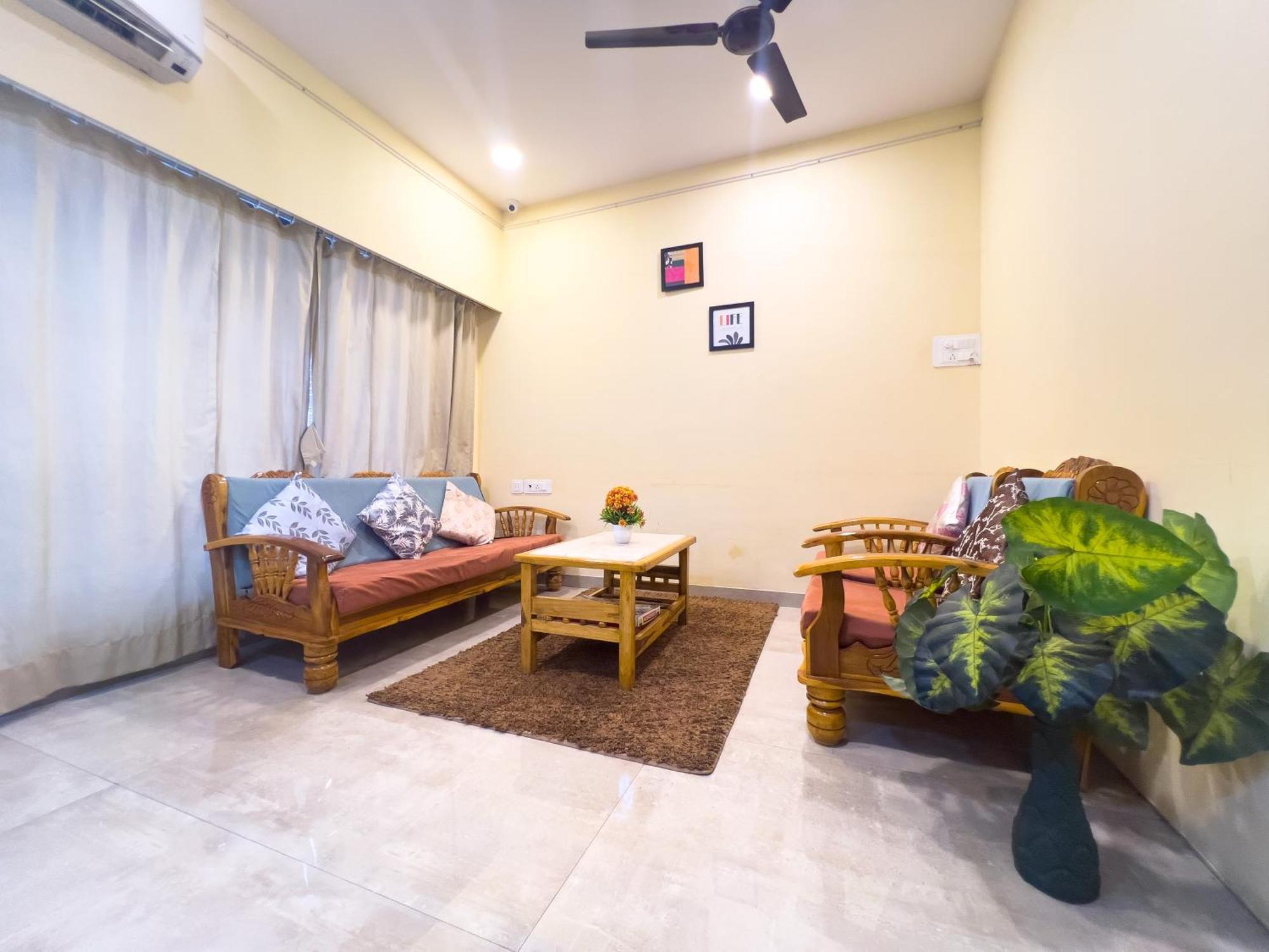 Pinaki Comfort Stay, Parle